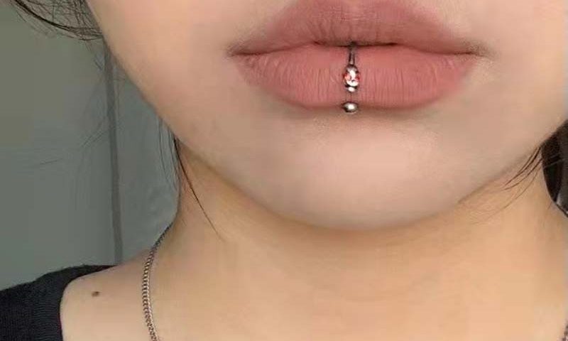 Dudak Piercing